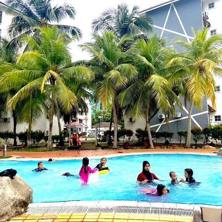 Smilez Homestay H102 & A306 At Pd Perdana Kondo Resort Port Dickson Eksteriør bilde