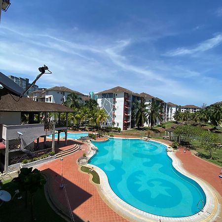 Smilez Homestay H102 & A306 At Pd Perdana Kondo Resort Port Dickson Eksteriør bilde