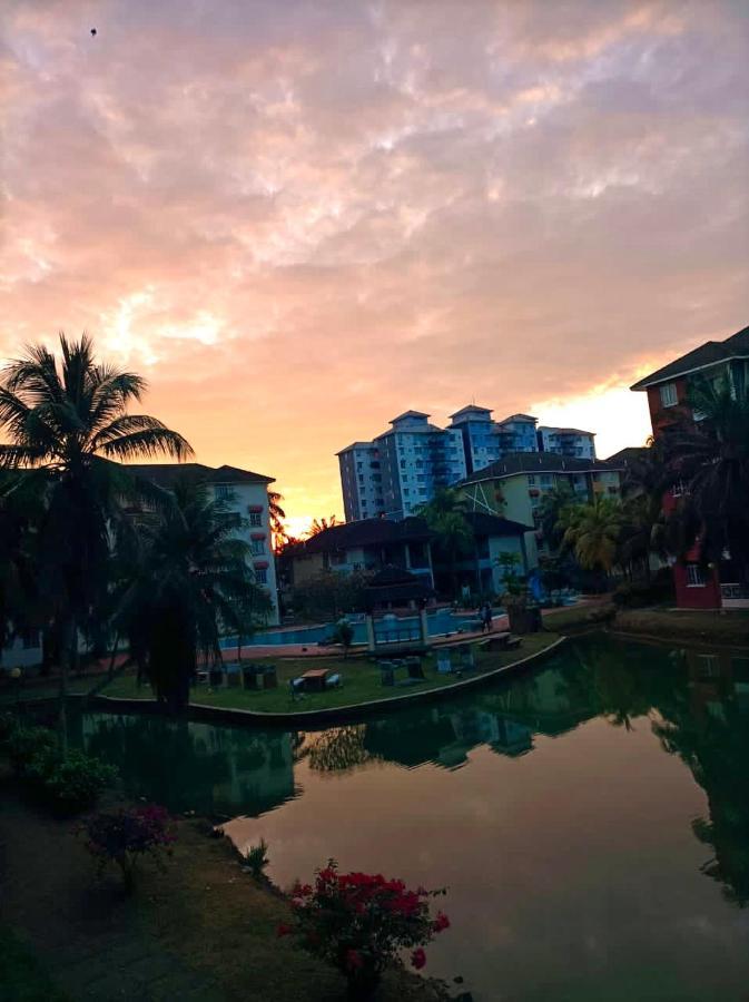 Smilez Homestay H102 & A306 At Pd Perdana Kondo Resort Port Dickson Eksteriør bilde