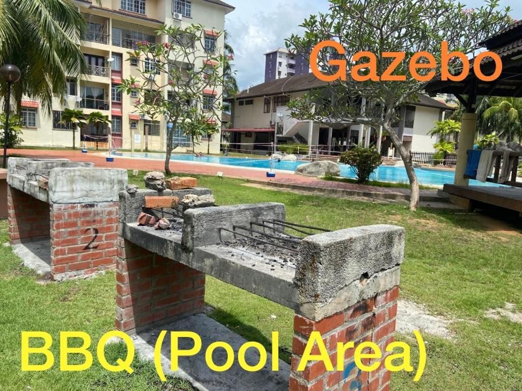 Smilez Homestay H102 & A306 At Pd Perdana Kondo Resort Port Dickson Eksteriør bilde