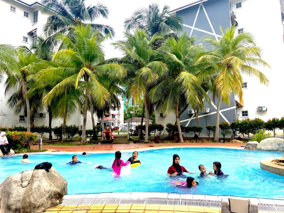 Smilez Homestay H102 & A306 At Pd Perdana Kondo Resort Port Dickson Eksteriør bilde